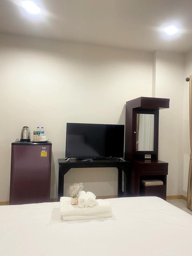 Appartamento Re Riva Bangkok Esterno foto