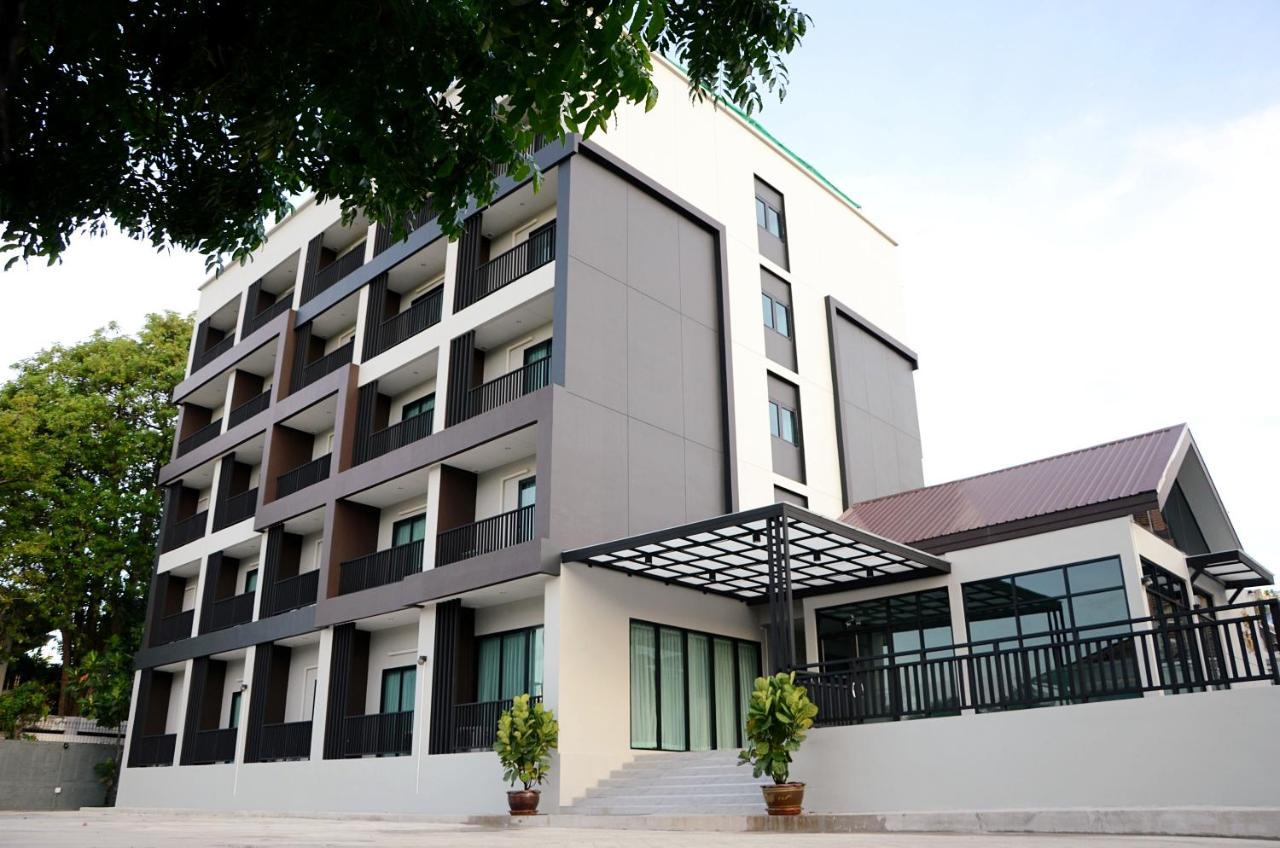 Appartamento Re Riva Bangkok Esterno foto